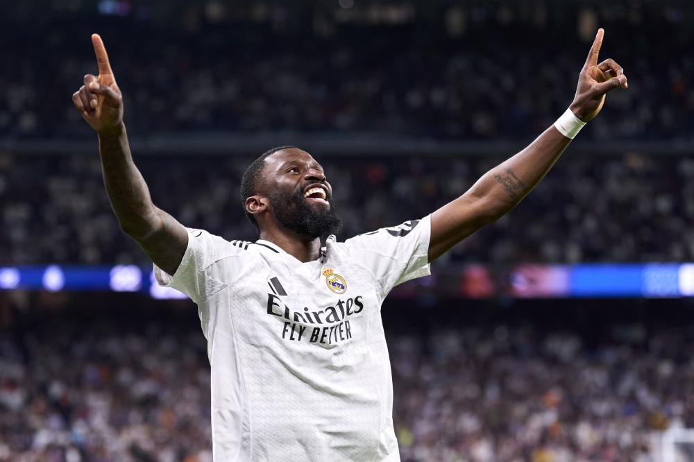 迈凯伦F1上海站包揽前二 皮亚斯特里杆位夺冠.